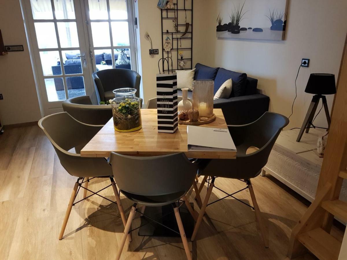 Het Gildehuis Met Sauna En Jacuzzi Stevensweert Exterior foto
